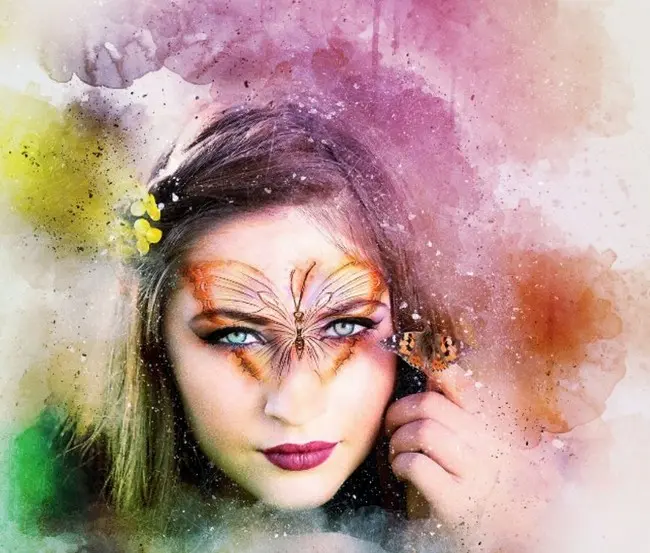 Девушка с разноцветными бабочками и красивыми глазами